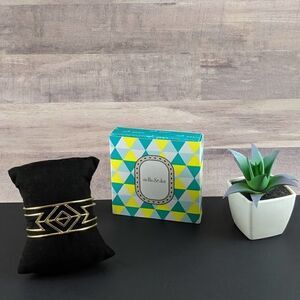 Stella and Dot Pave Sphinx Cuff Black and Gold